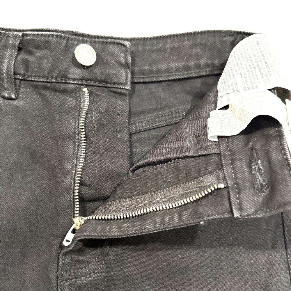 Zara woman Black Frayed Denim high waisted short.Size USA 02 - Picture 3 of 10